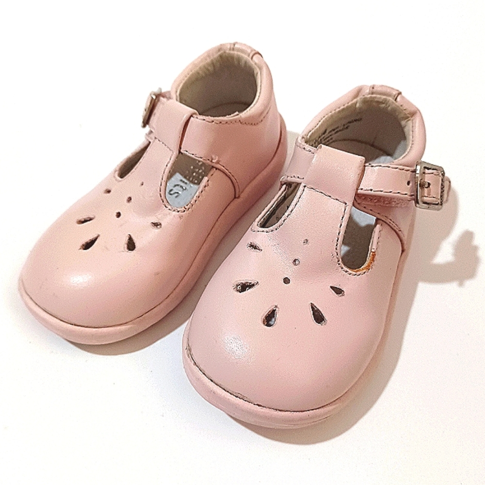 WILLITS Teardrop Cutout Velcro Baby Toddler Walking Shoes NWT
